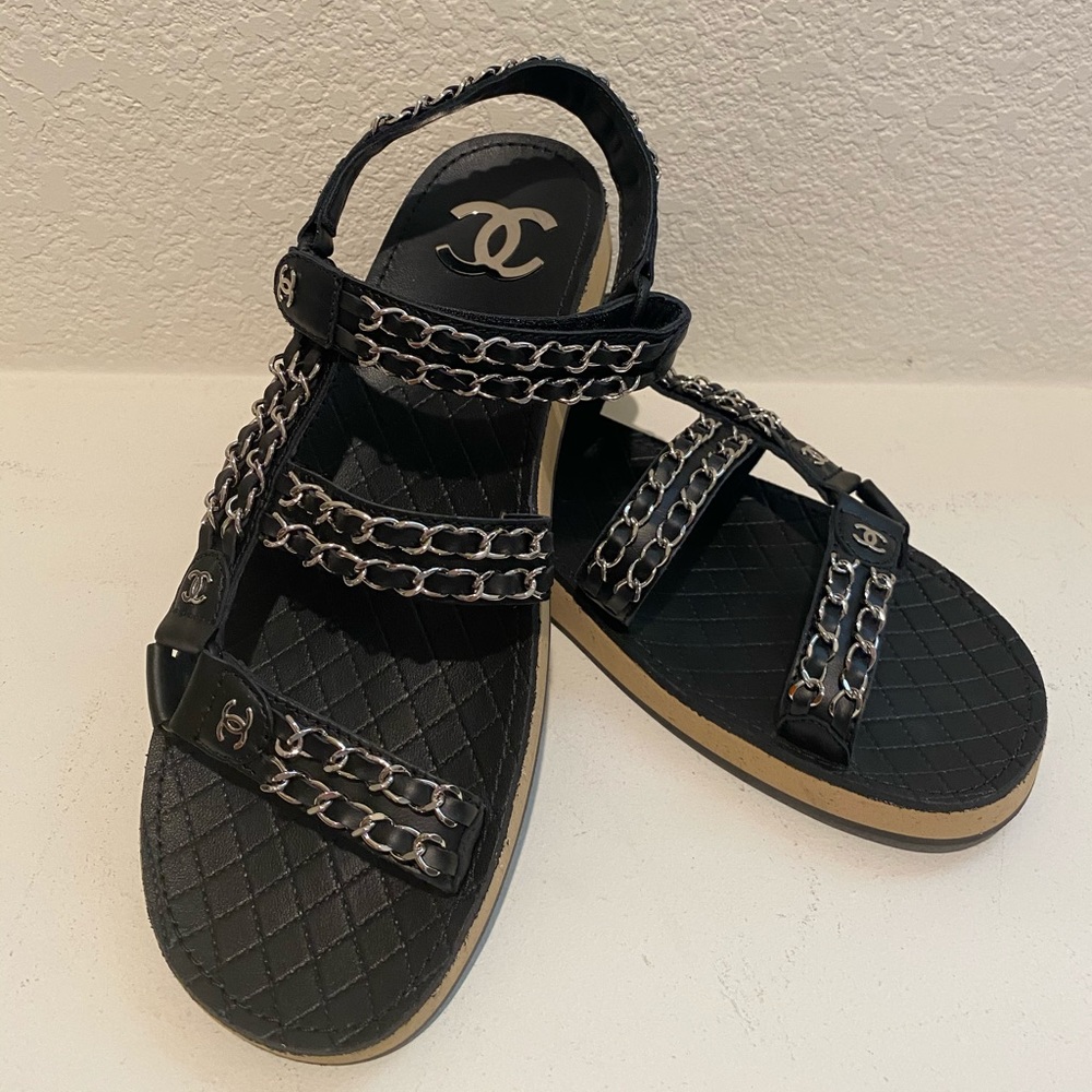 💓Sold💓Chanel Chain Plain Leather Sandals - Picture 1 of 11